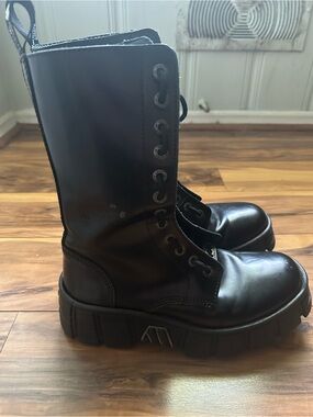 EUC New Rock M-Wall027N-C2 Lace-Up Mid-Calf Combat Boots